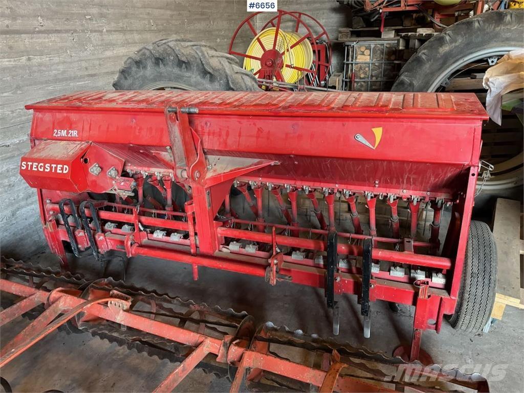 Stegsted Såmaskin Редосеялки
