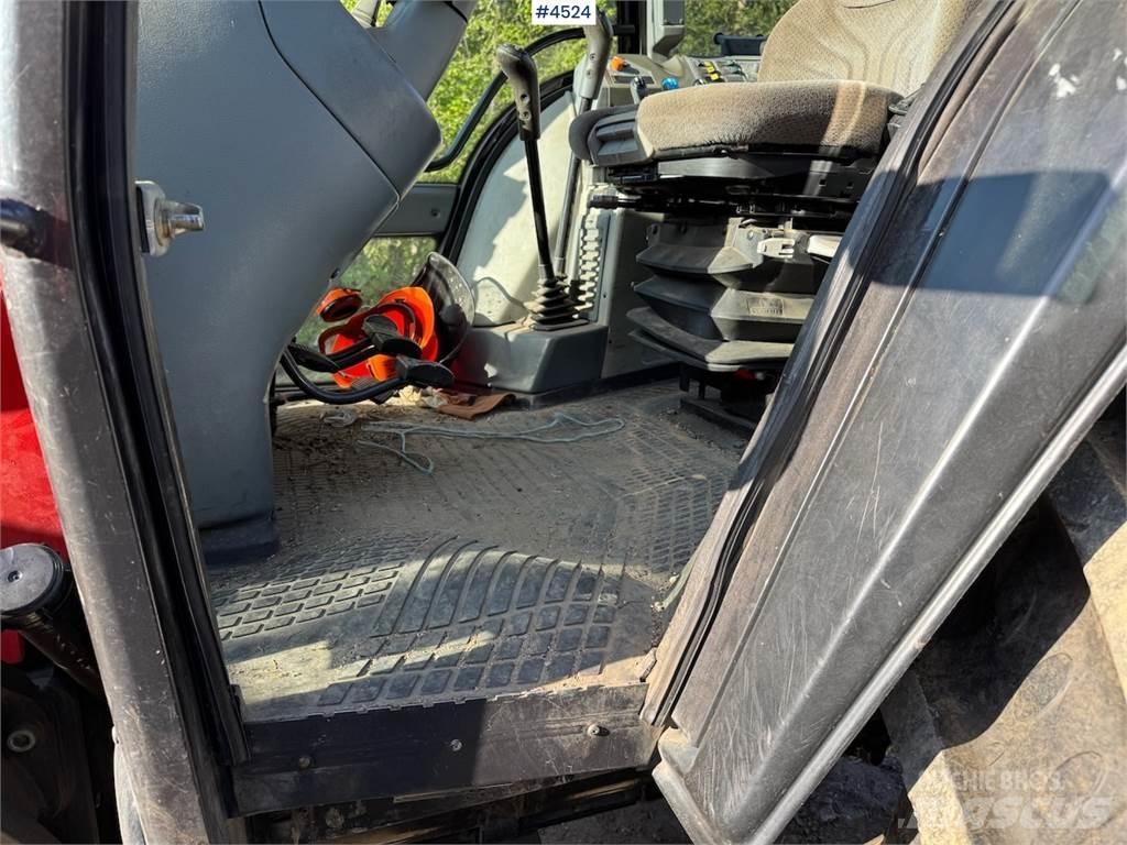 Valtra 6850 Трактори