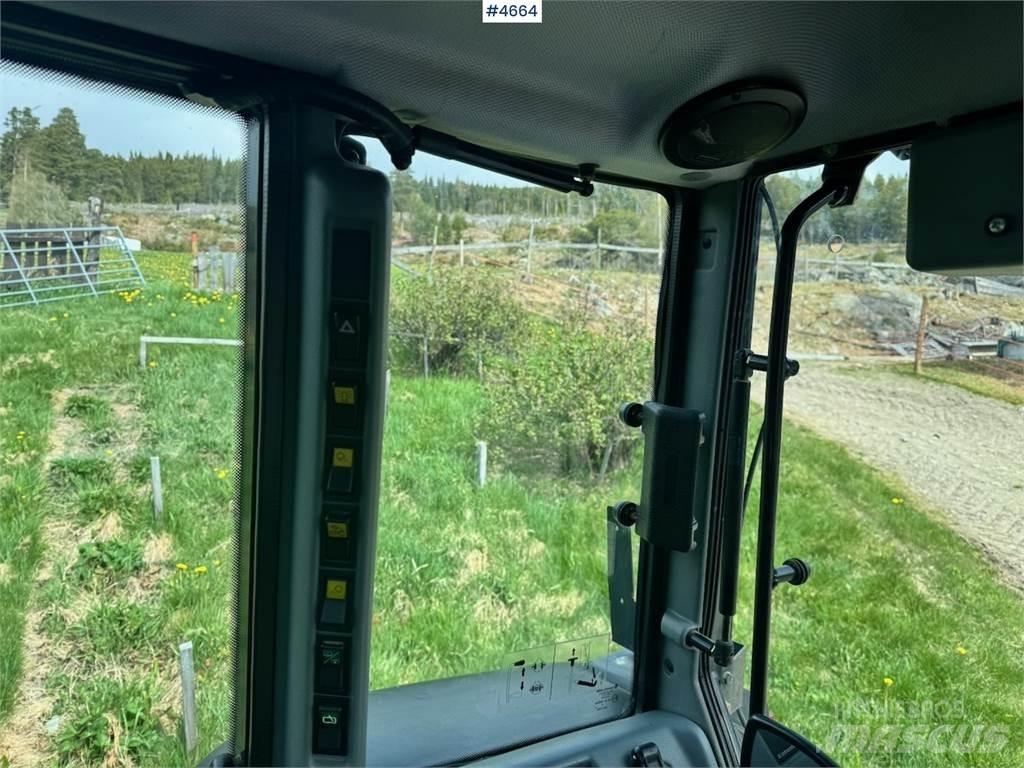 Valtra A85-4 Трактори