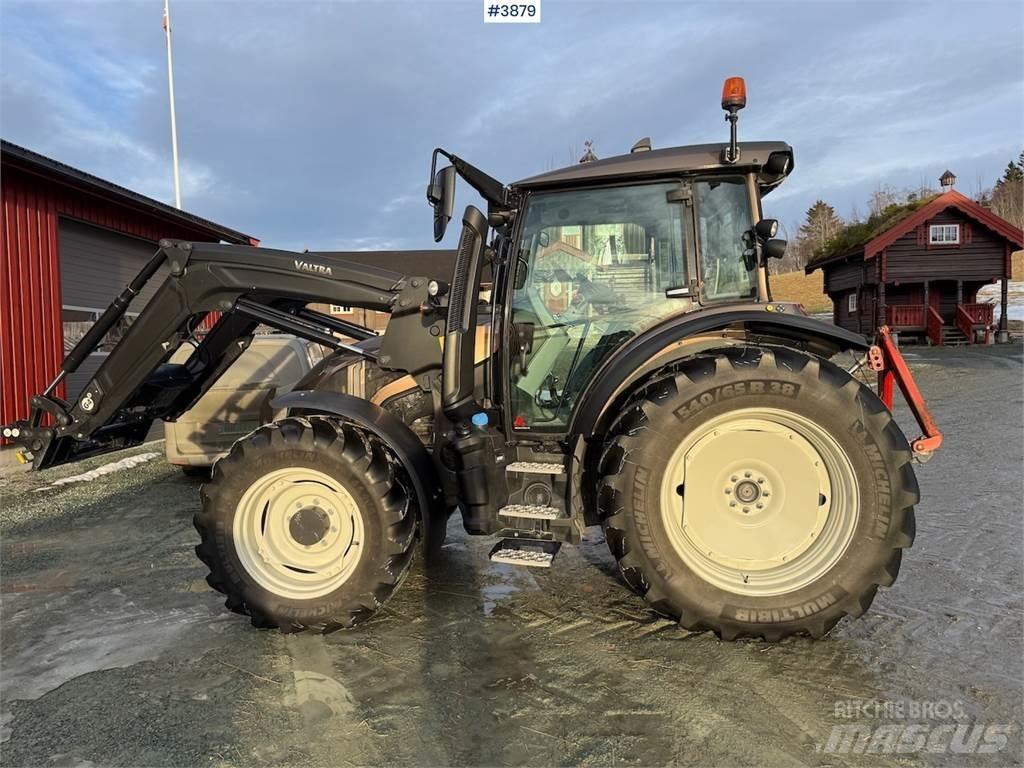 Valtra G135 Трактори