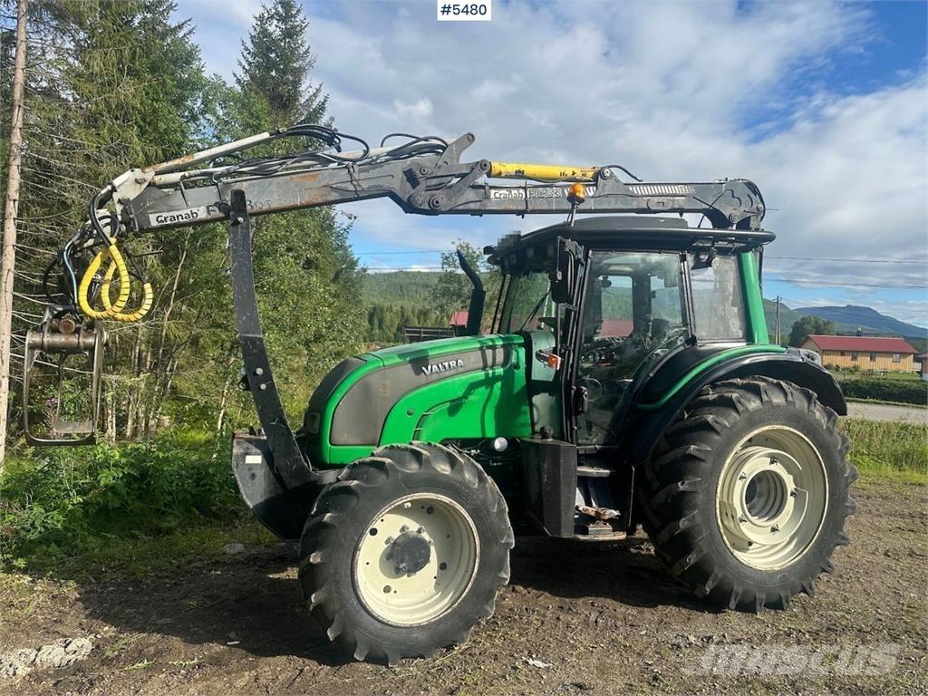 Valtra N101 Трактори