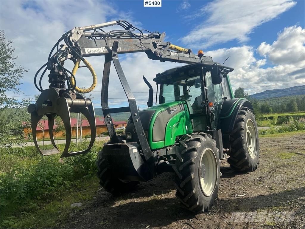 Valtra N101 Трактори