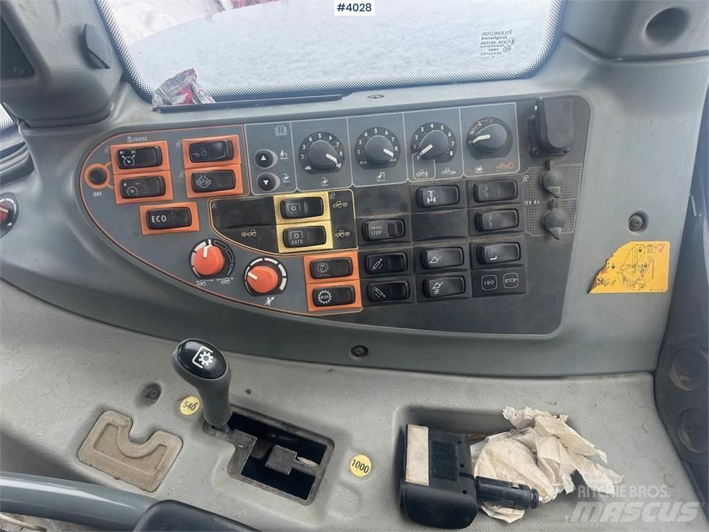 Valtra N122 Трактори