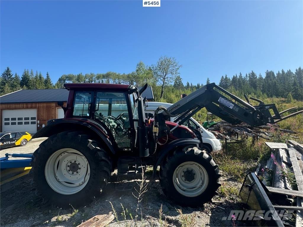 Valtra N123 Трактори