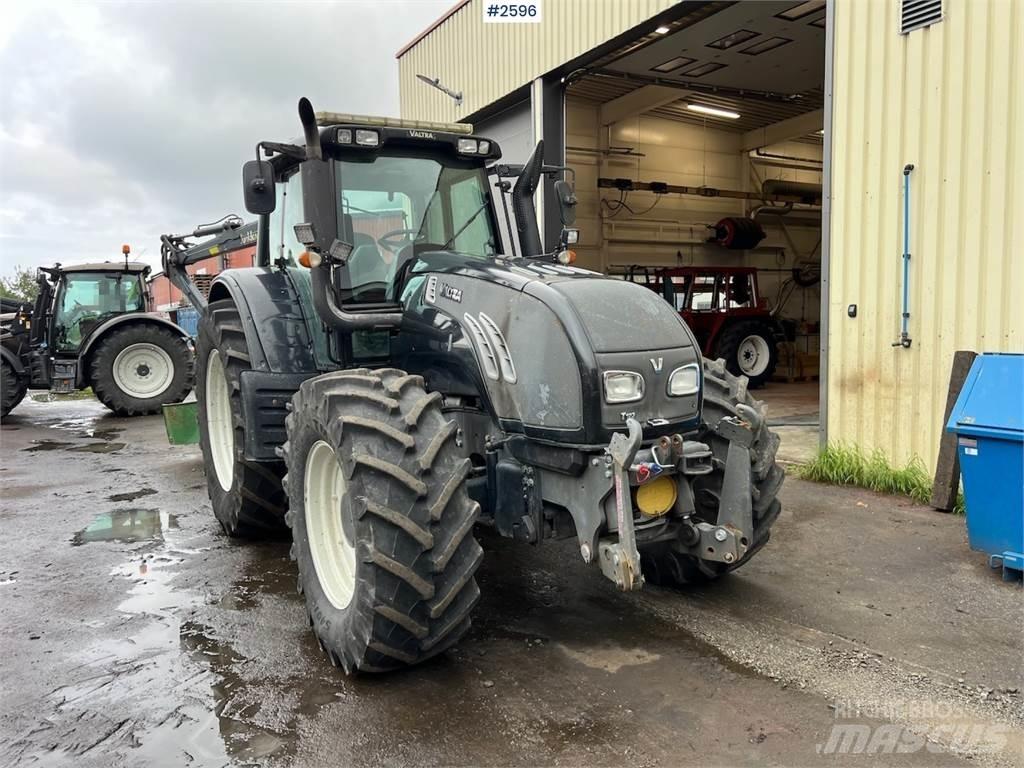 Valtra T182 Трактори