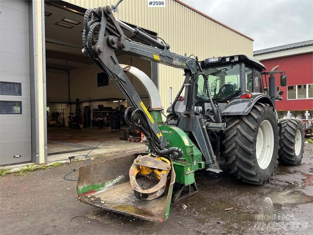 Valtra T182 Трактори