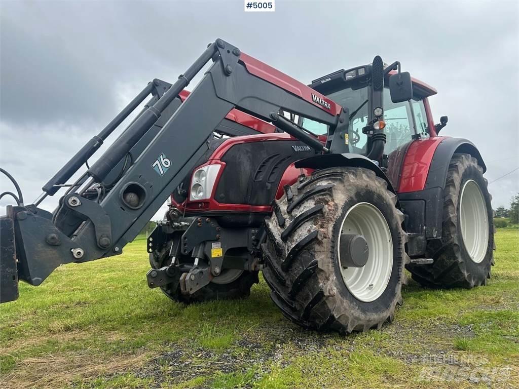 Valtra T213 Трактори