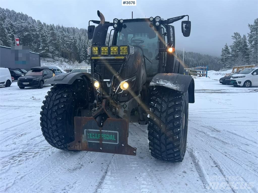 Valtra T254 Трактори