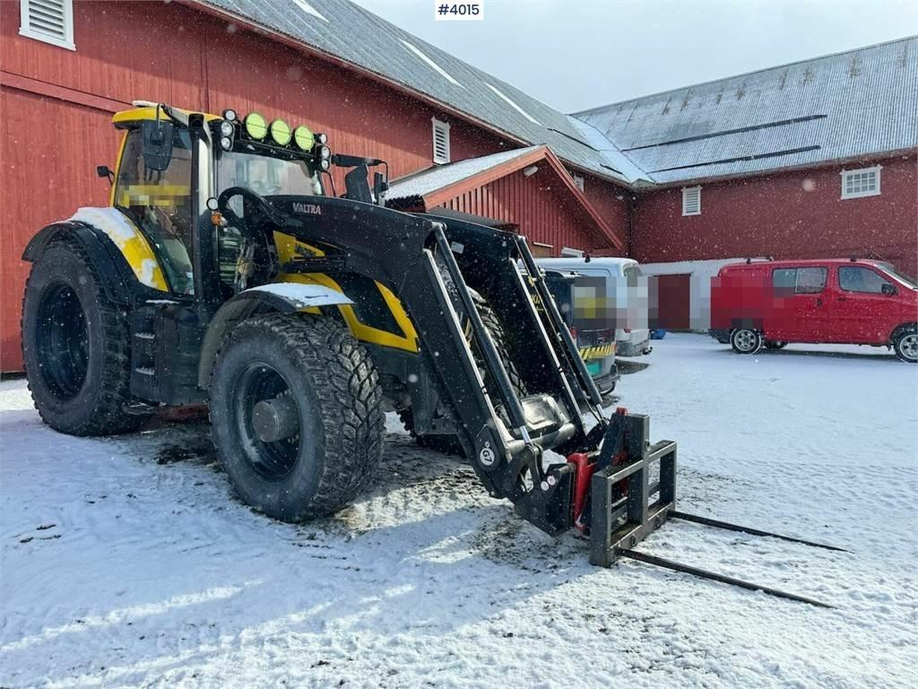Valtra T255 Трактори