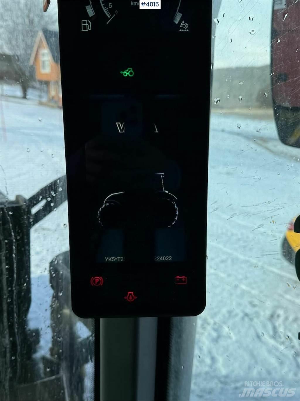 Valtra T255 Трактори