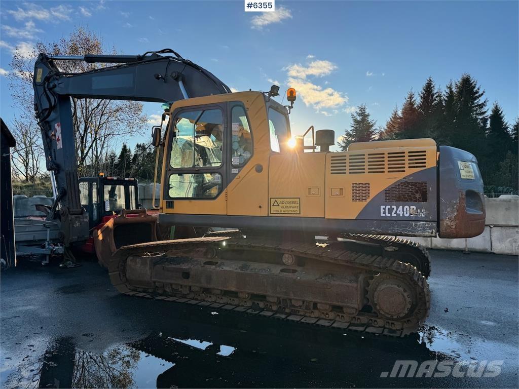 Volvo EC240BNLC Верижен екскаватор