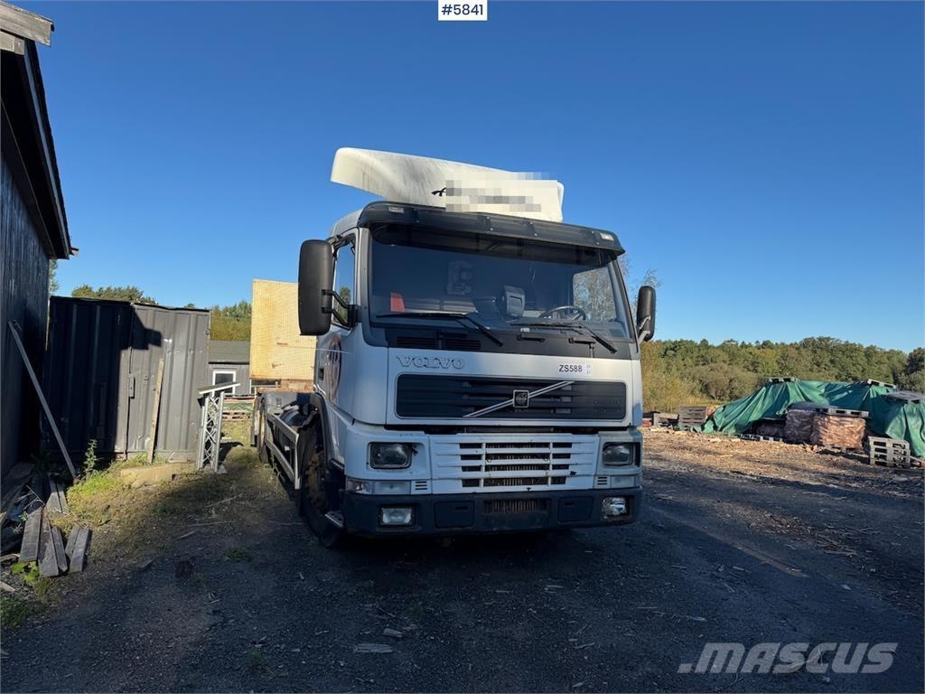 Volvo FM 6x2. Други