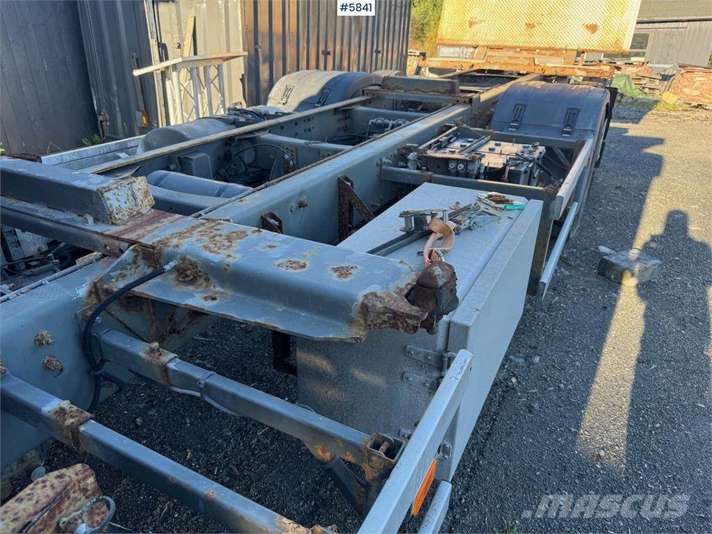 Volvo FM 6x2. Други