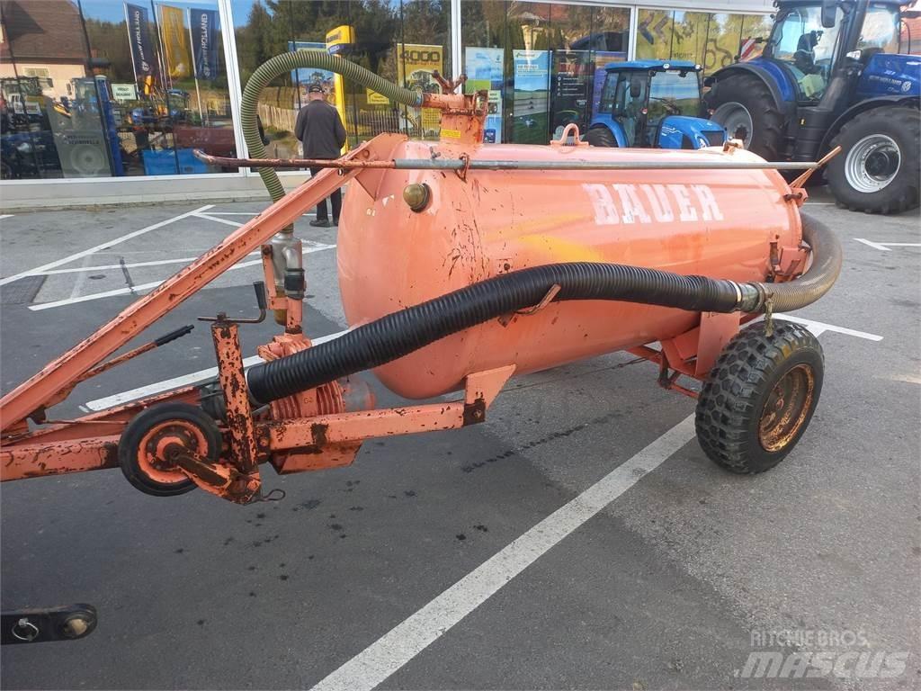 Bauer 1700 Цистерни за цимент
