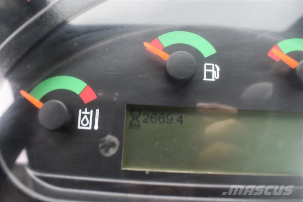 CAT 906M Колесни товарачи