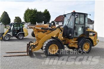 CAT 907M Колесни товарачи