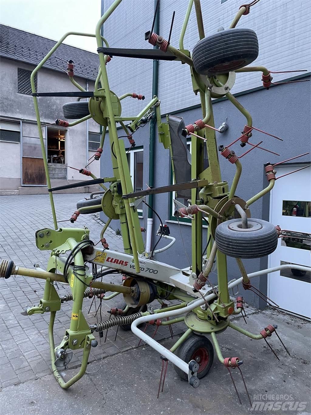 CLAAS VOLTO 700 Гребла и сенообръщачки