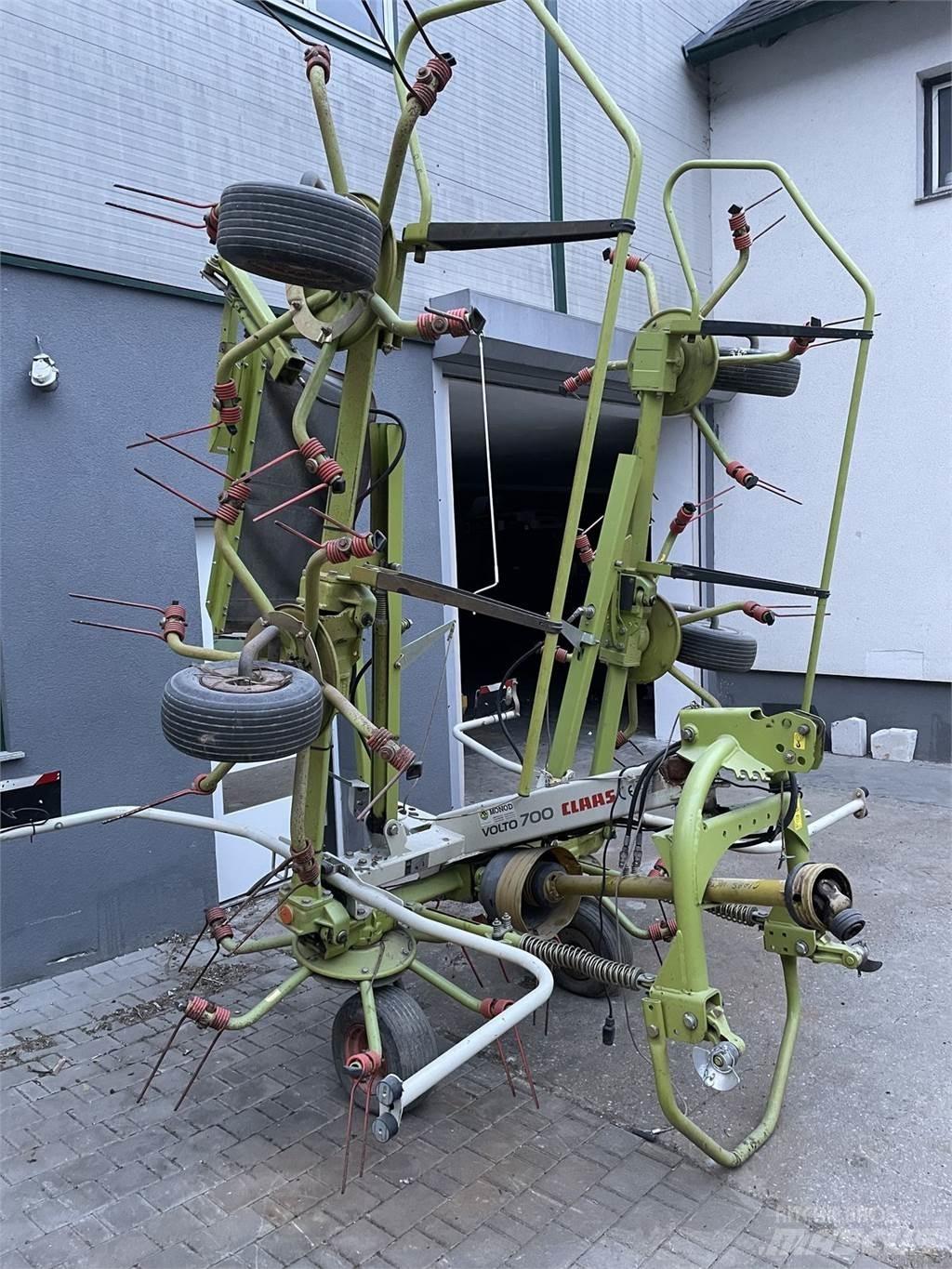 CLAAS VOLTO 700 Гребла и сенообръщачки
