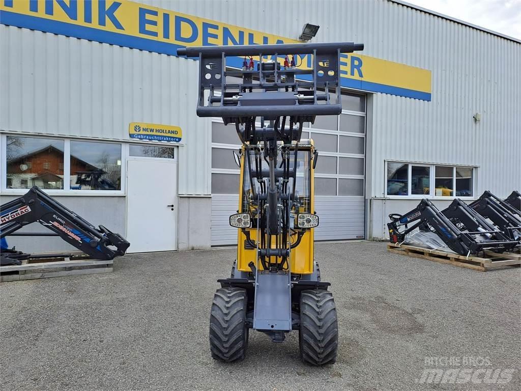 Eurotrac W 11 Челни товарачи и багери