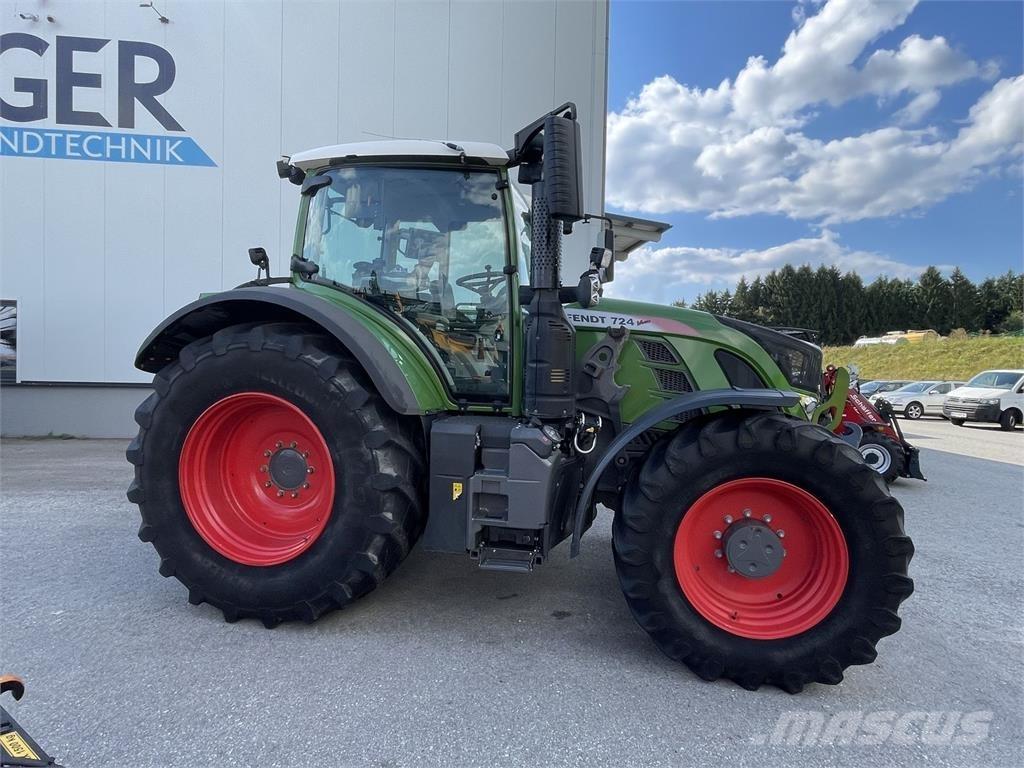 Fendt 724 Vario Трактори