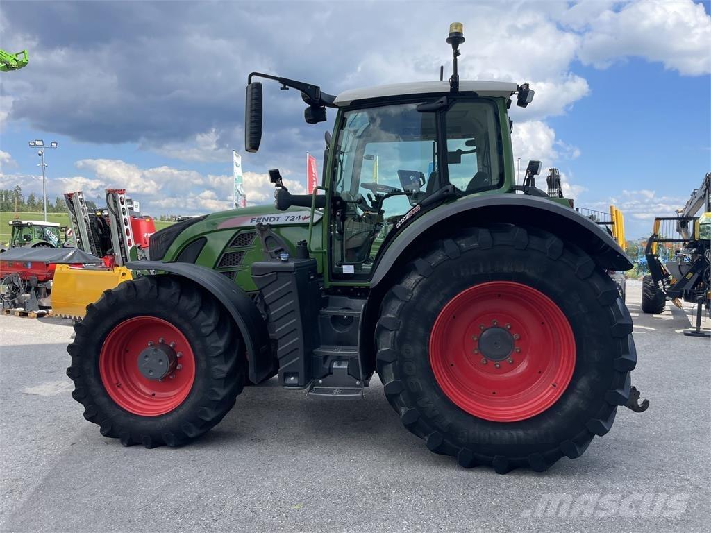 Fendt 724 Vario Трактори