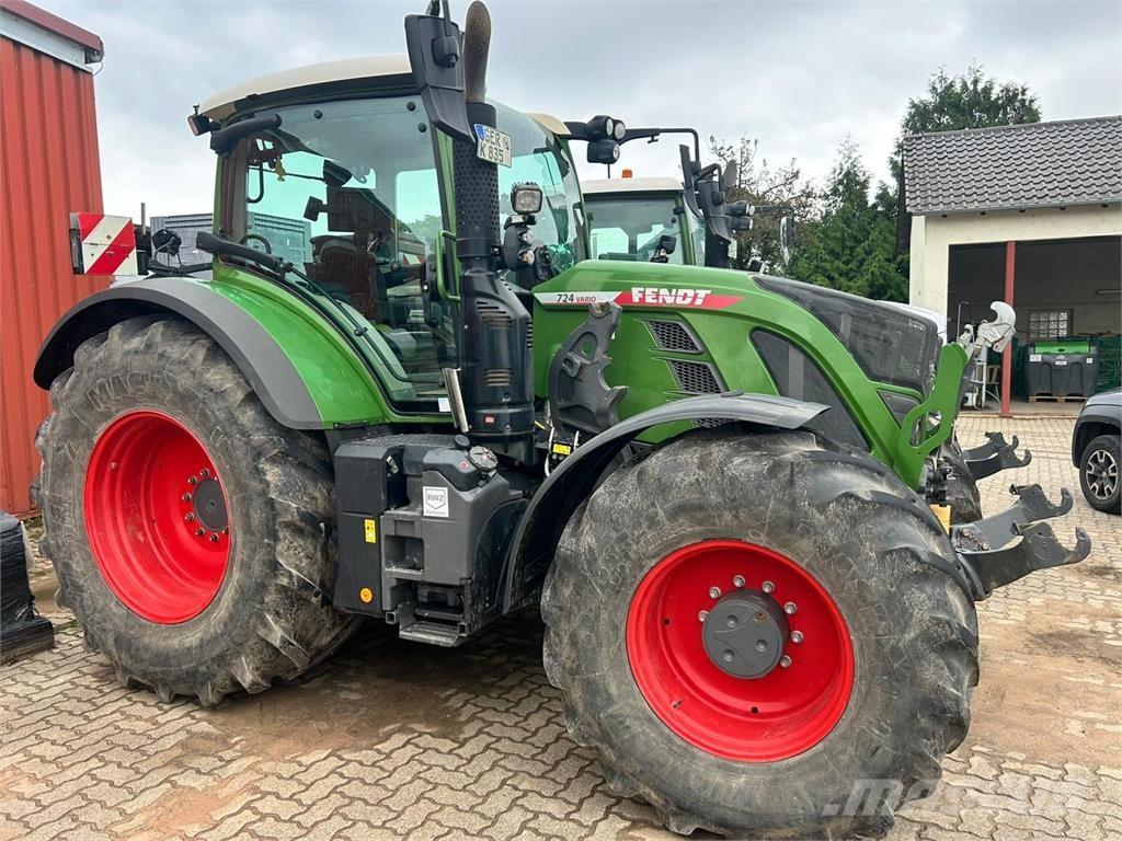 Fendt 724 Vario Трактори