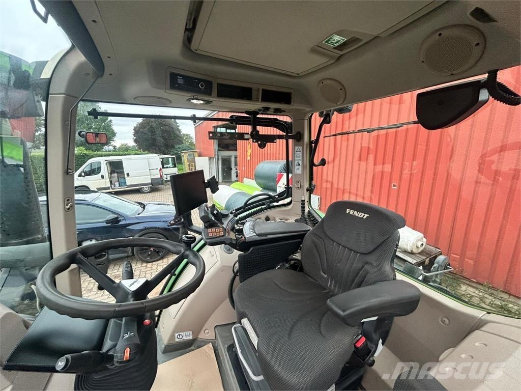 Fendt 724 Vario Трактори