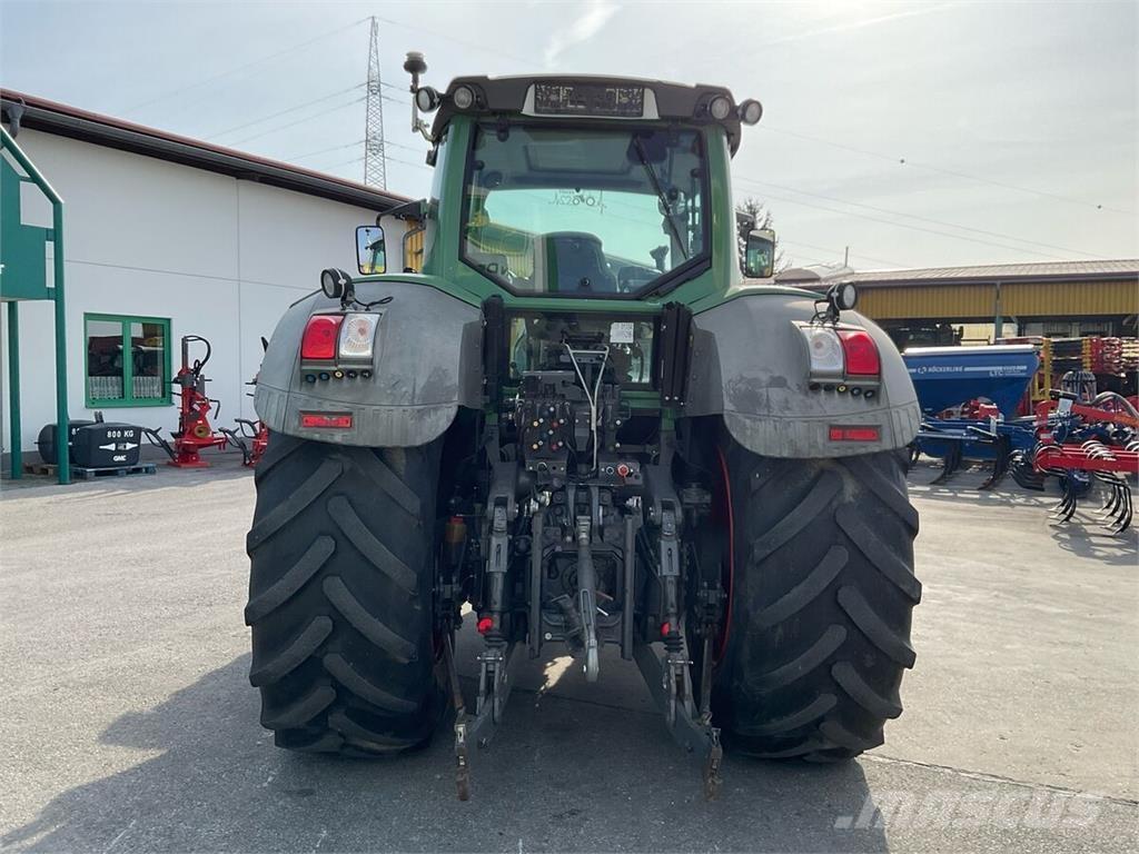 Fendt 822 Vario Трактори