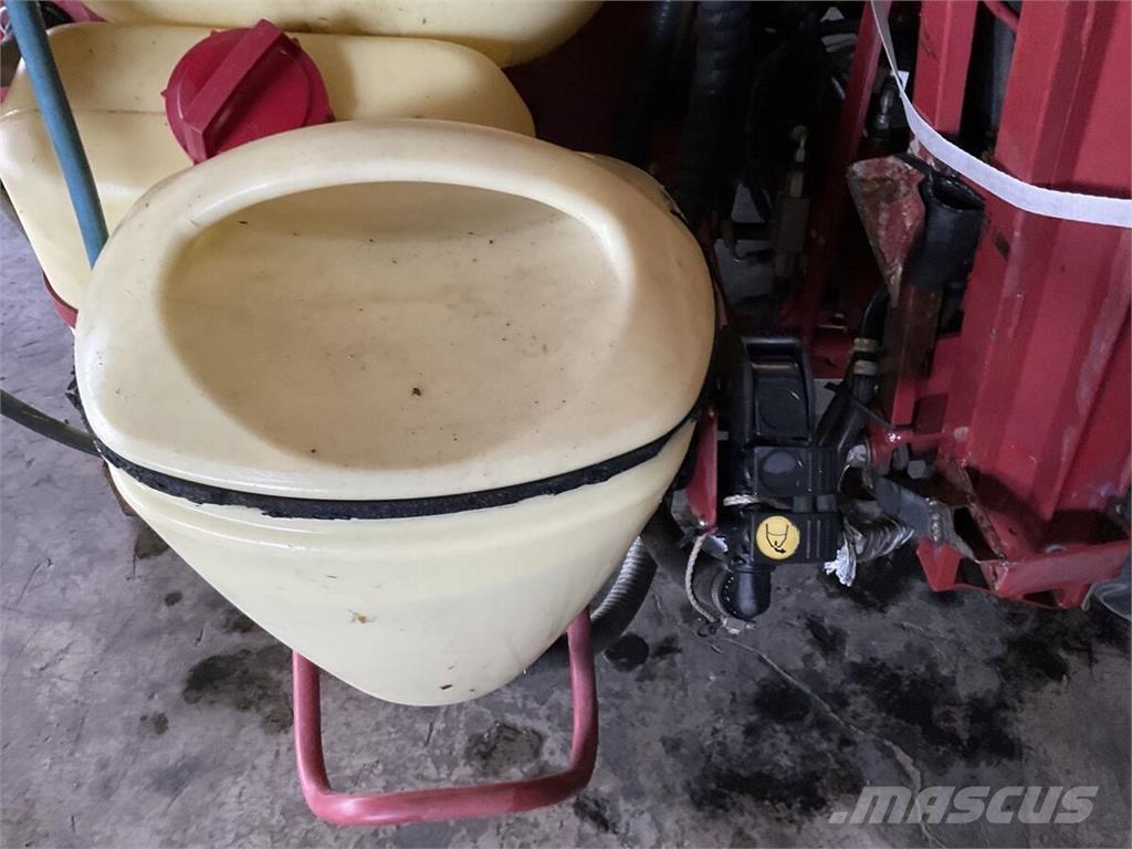 Hardi Master 1200 Прикачни пръскачки
