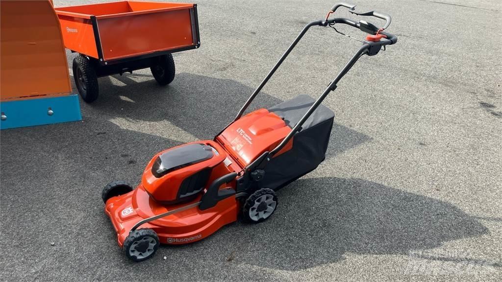 Husqvarna LC 347iVX Тракторни косачки