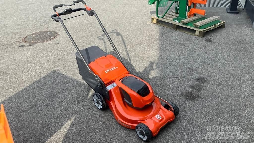 Husqvarna LC 347iVX Тракторни косачки