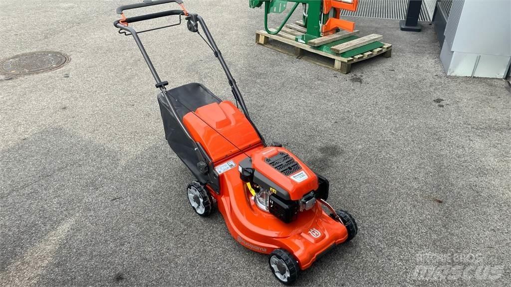 Husqvarna LC 347V Тракторни косачки