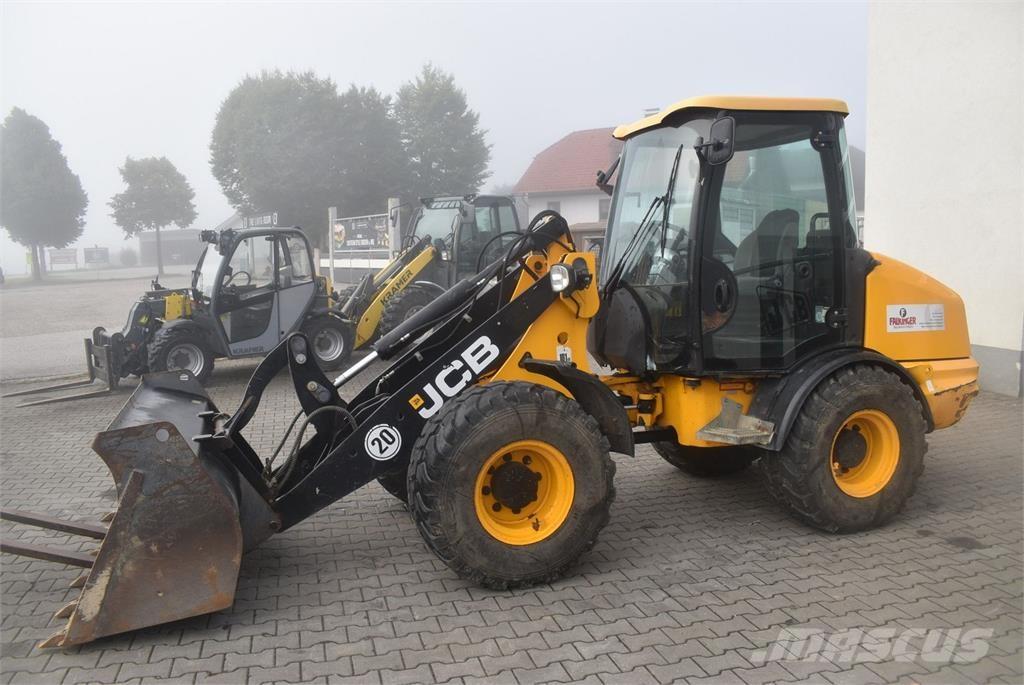 JCB 406 Колесни товарачи