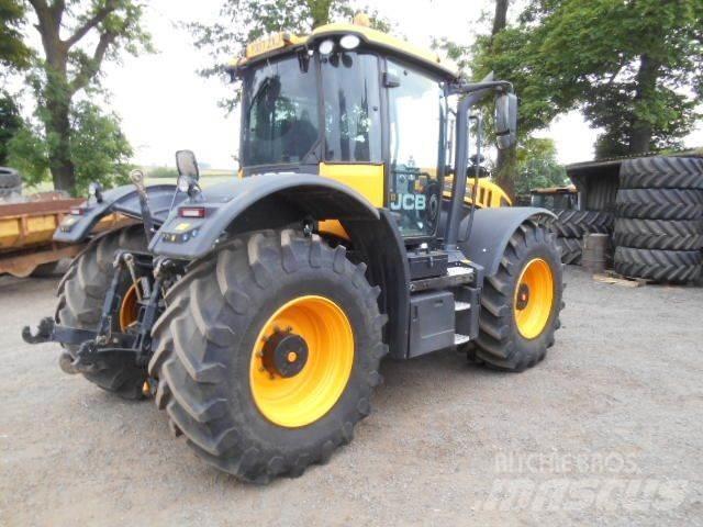 JCB 4220 Трактори