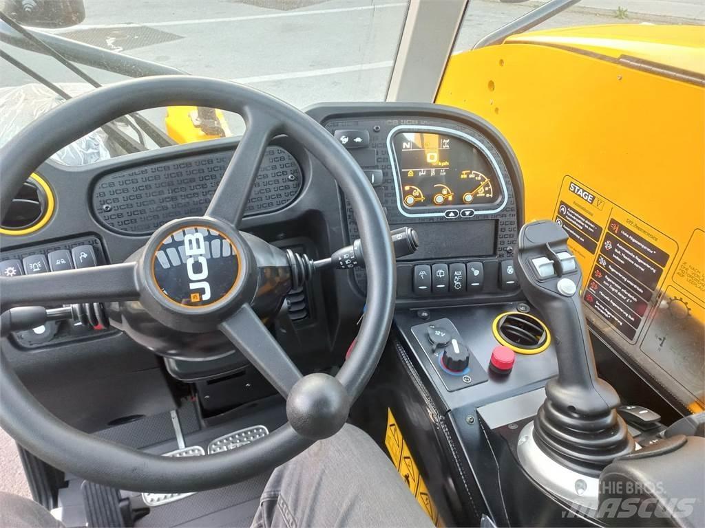 JCB AgriPlus 525-60 Телескопични товарачи
