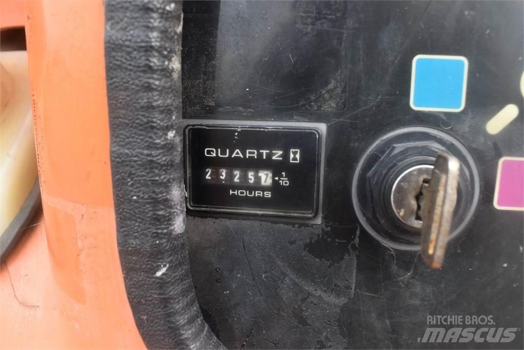 JLG 450AJ Съчленени стрелови подемници