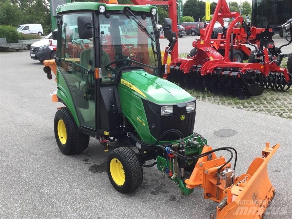John Deere 1026R Трактори