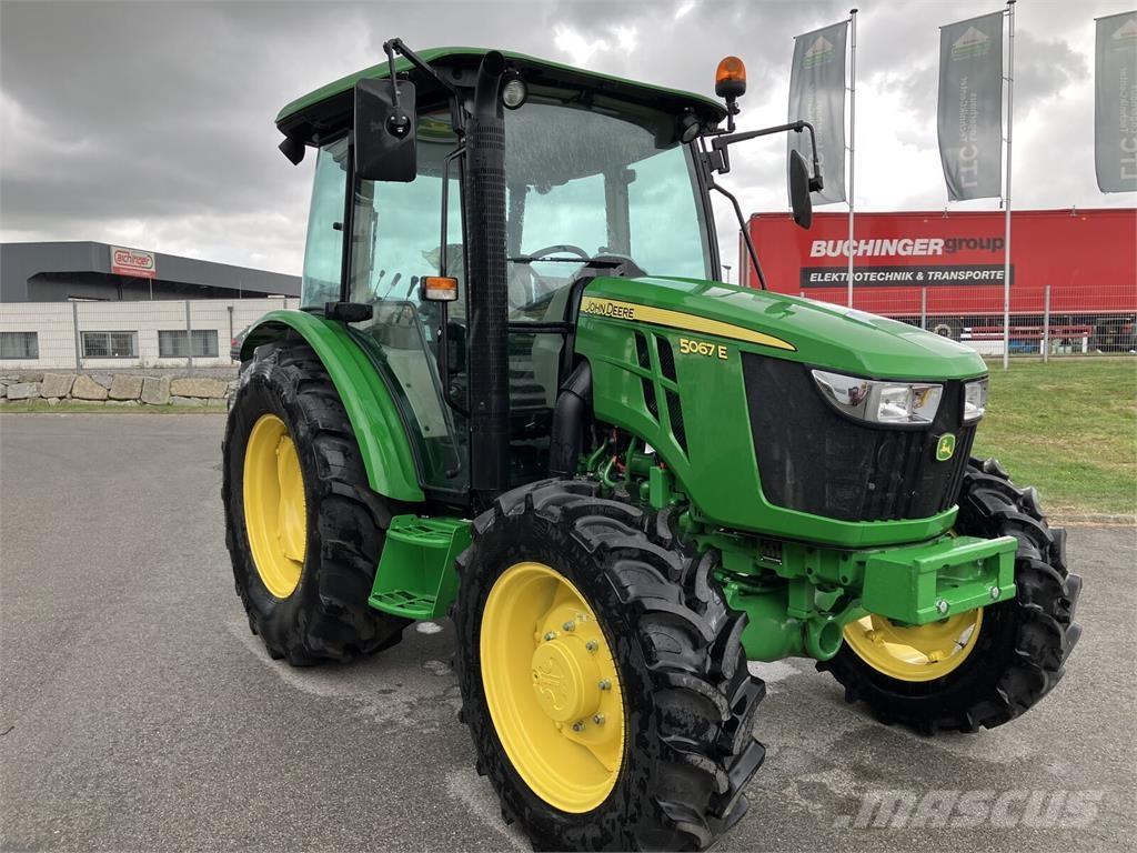 John Deere 5067E Трактори