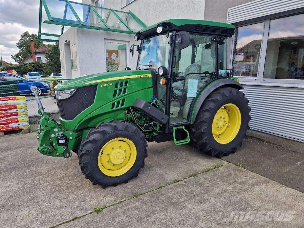 John Deere 5075 GF Трактори