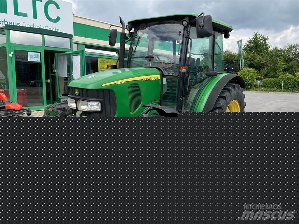 John Deere 5820 Трактори