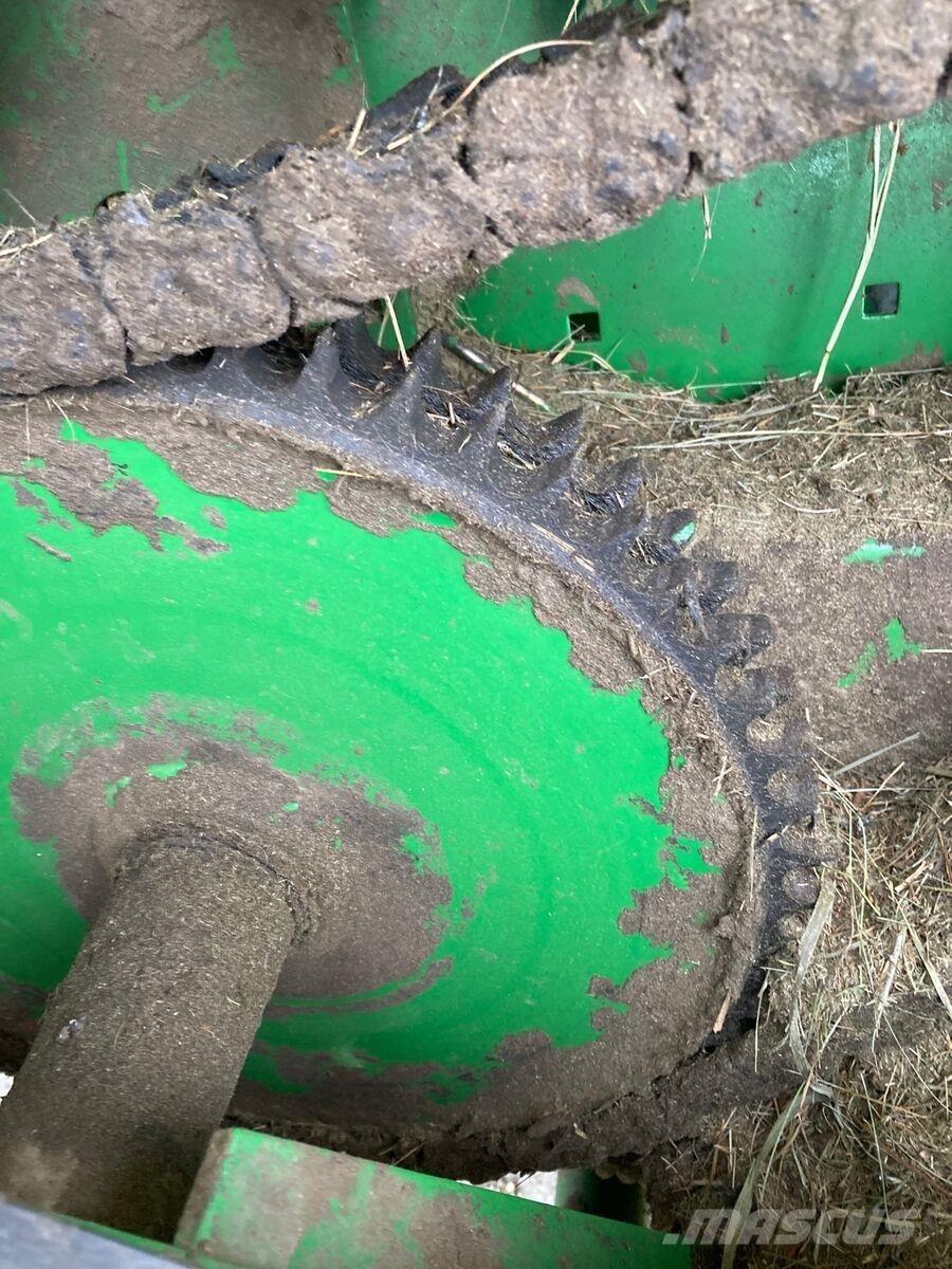 John Deere 592C Сламопреси за кръгли бали
