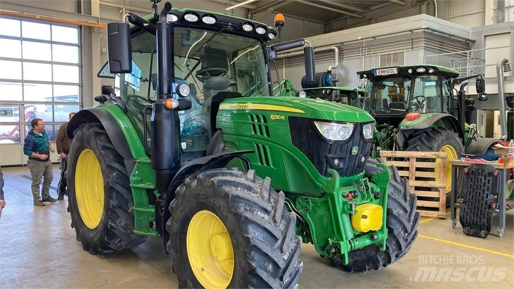 John Deere 6130R Трактори
