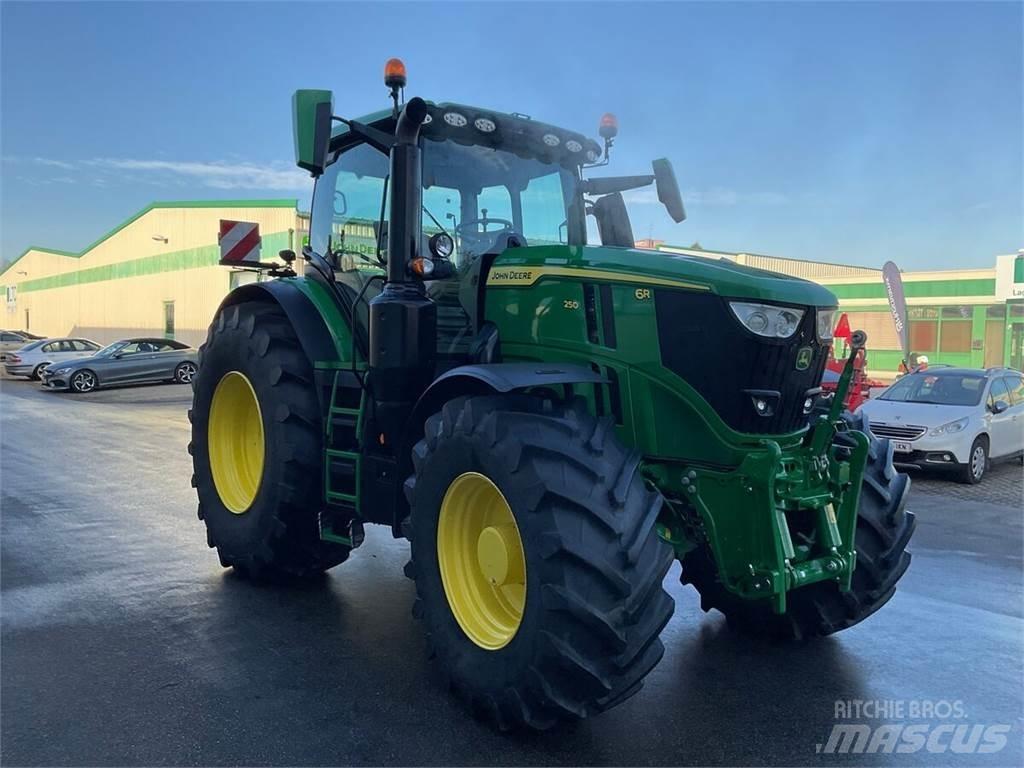 John Deere 6R 250 Трактори