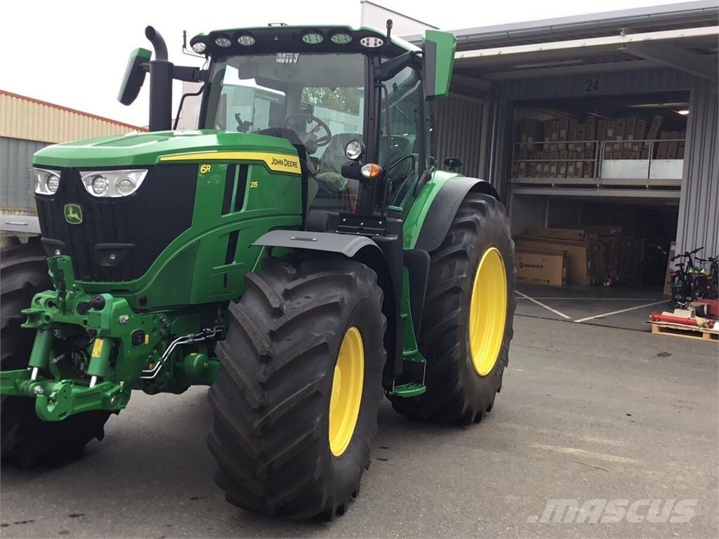 John Deere 6R215 Трактори