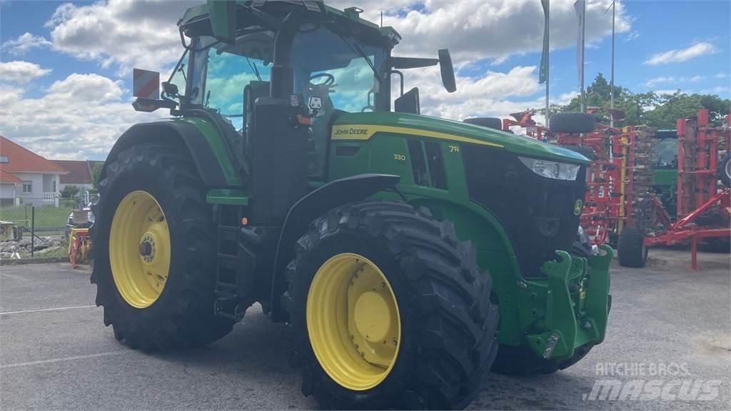 John Deere 7R 330 Трактори