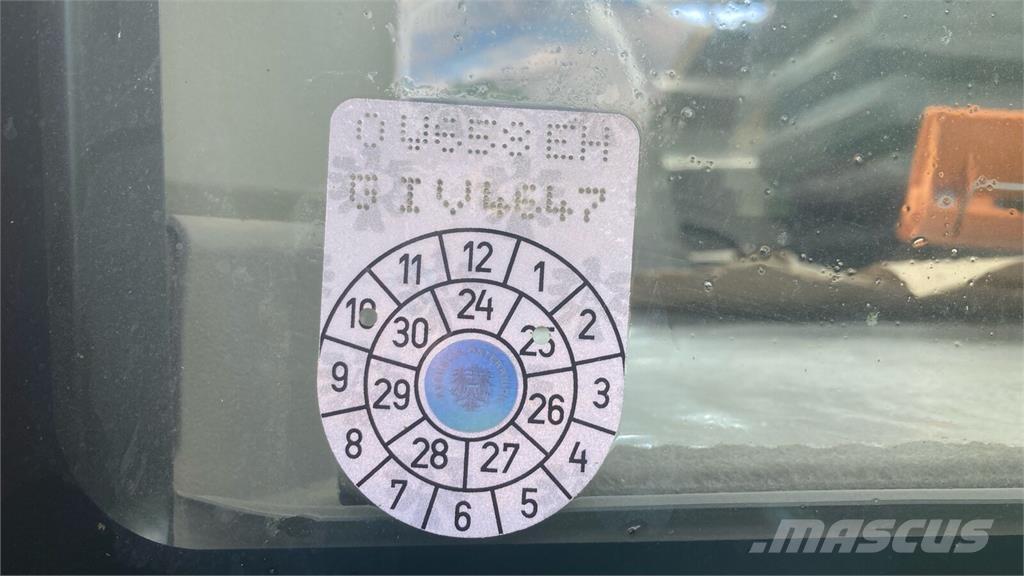 John Deere 7R 330 Трактори