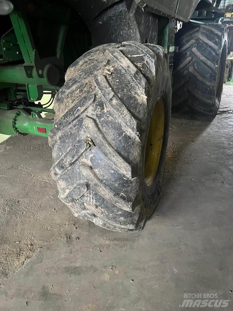 John Deere T670 Комбайни
