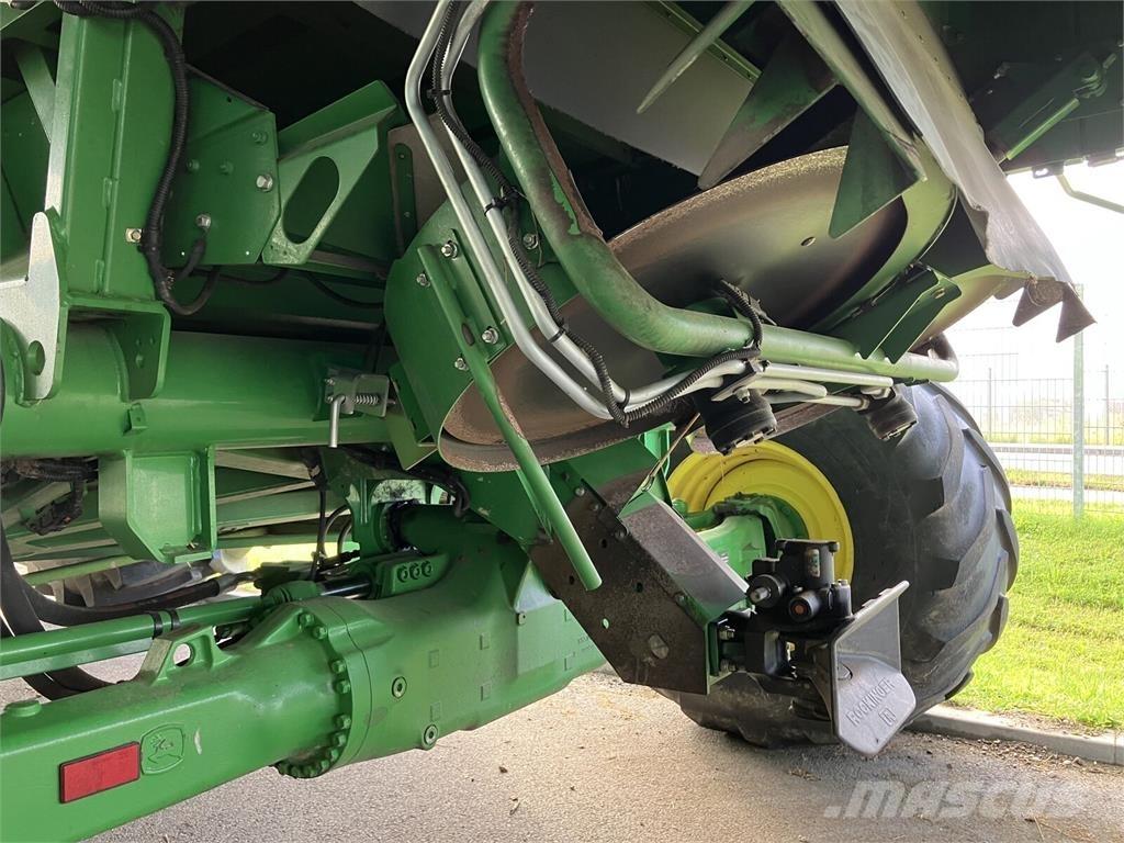 John Deere T670 Комбайни
