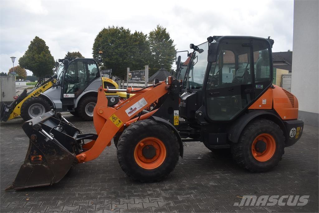 Komatsu WA70-7 Колесни товарачи