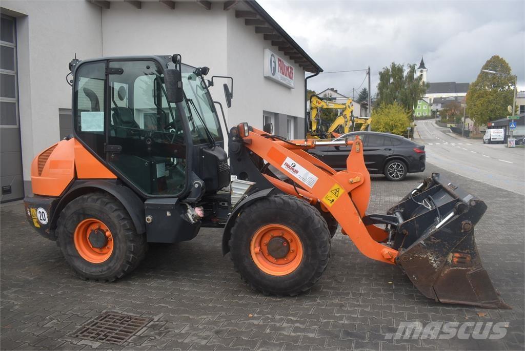 Komatsu WA70-7 Колесни товарачи